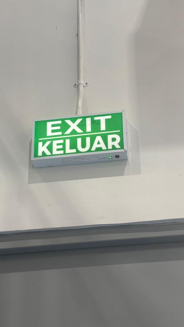 Lampu Emergency EXIT Model Nempel Dinding